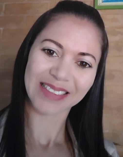 Cantora Neide Melo